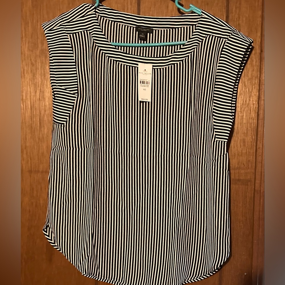 Ann Taylor stripped blouse. Very soft light Material NWT. 1st, 1L, black & white